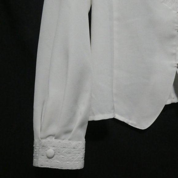 SUSAN HUTTON | size 12 | Elegant White Blouse with Embroidered Detailing - Picture 6 of 16